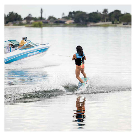 Connelly Women's Lotus Wakeboard w/ Women's Optima Bindings